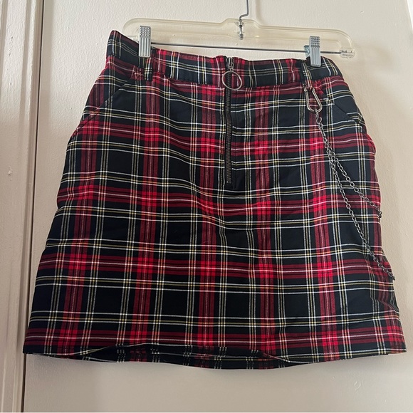 Hell Bunny Dresses & Skirts - Plaid Zip Up Mini Skirt w/ Pockets & Removable Belt Chain
